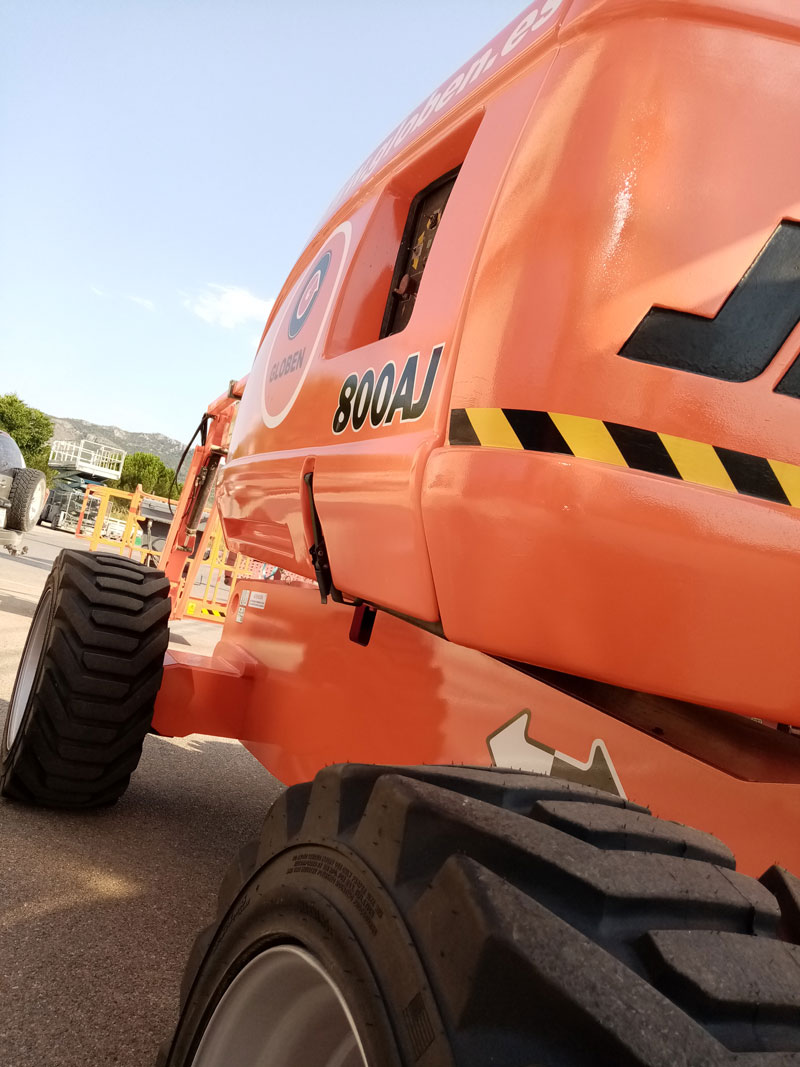 Alquiler de plataforma elevadora diesel 26m