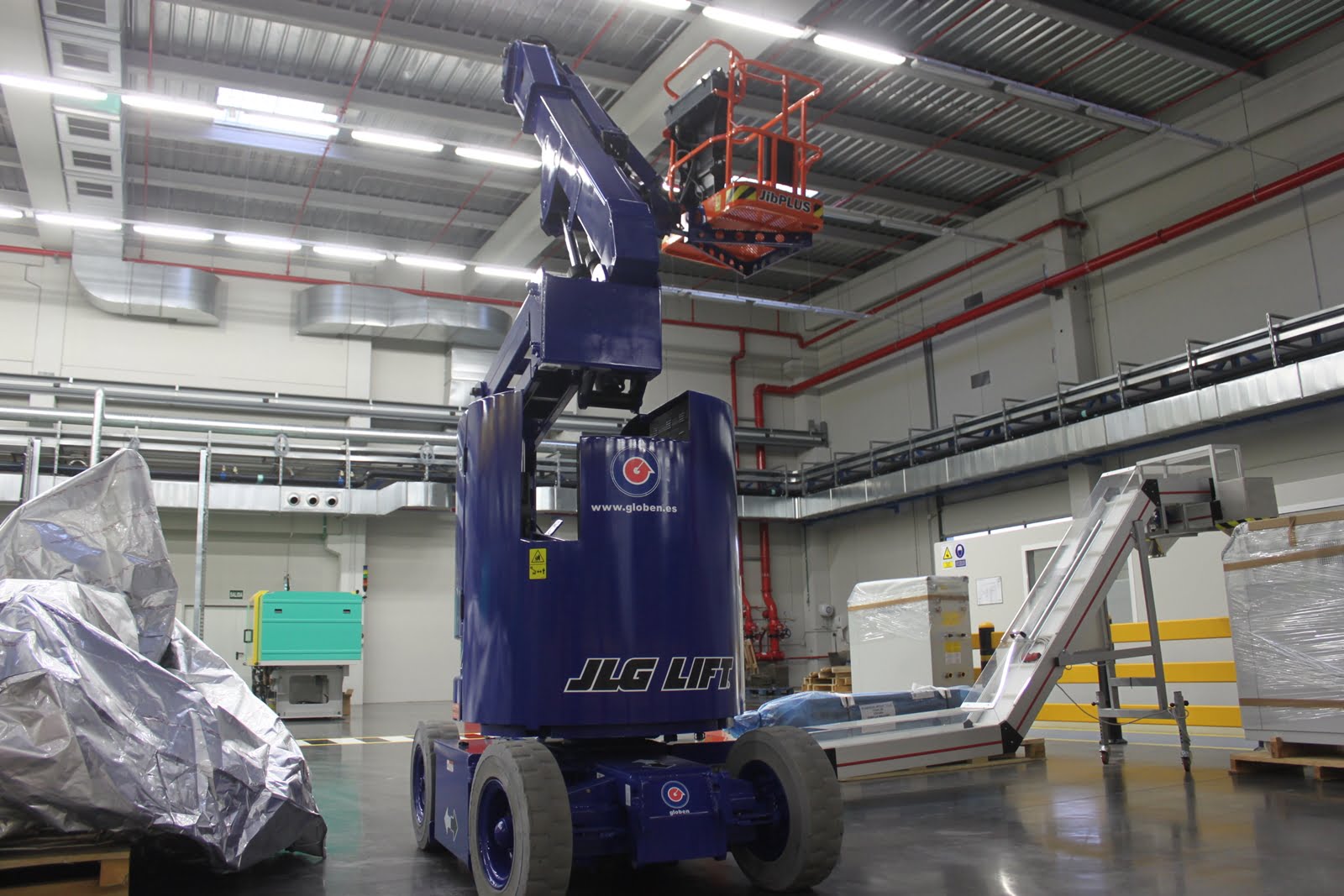 Plataforma articulada eléctrica E300AJP