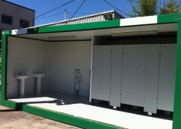 CASETA CON SERVICIO SANITARIO