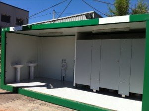 CASETA CON SERVICIO SANITARIO