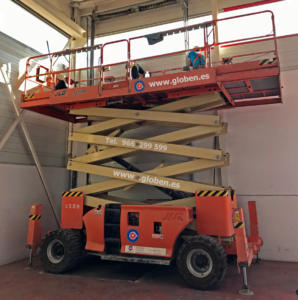 Plataforma tijera diésel 4394RT altura de trabajo de 15m