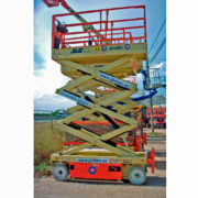 Plataforma de Tijera JLG-2033E3 con pegatinas de Globen